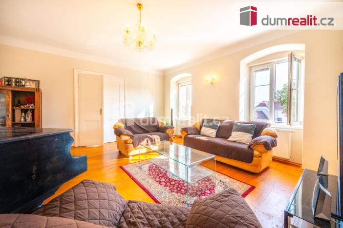 Prodej ubytování, Hluboká nad Vltavou, nám. Čsl. armády, 533 m2