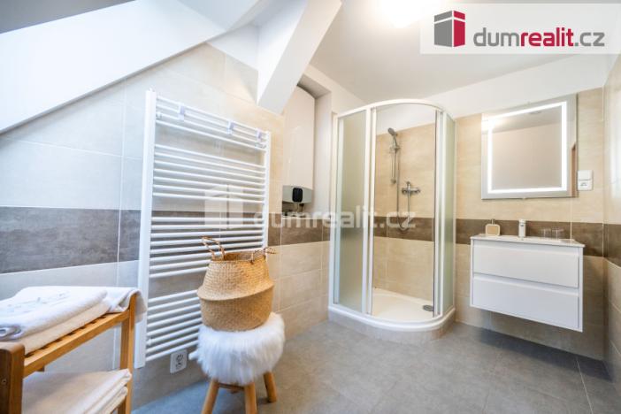 Prodej ubytování, Hluboká nad Vltavou, nám. Čsl. armády, 533 m2