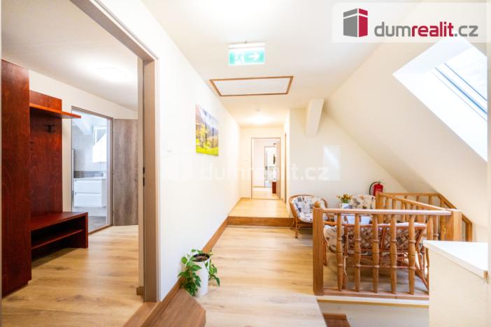 Prodej ubytování, Hluboká nad Vltavou, nám. Čsl. armády, 533 m2