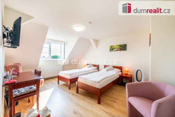 Prodej ubytování, Hluboká nad Vltavou, nám. Čsl. armády, 533 m2