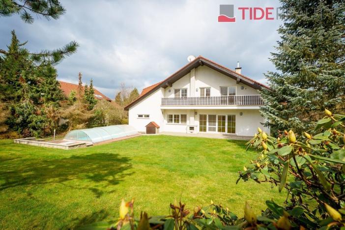 Pronájem vily, Průhonice, Jetelová, 290 m2