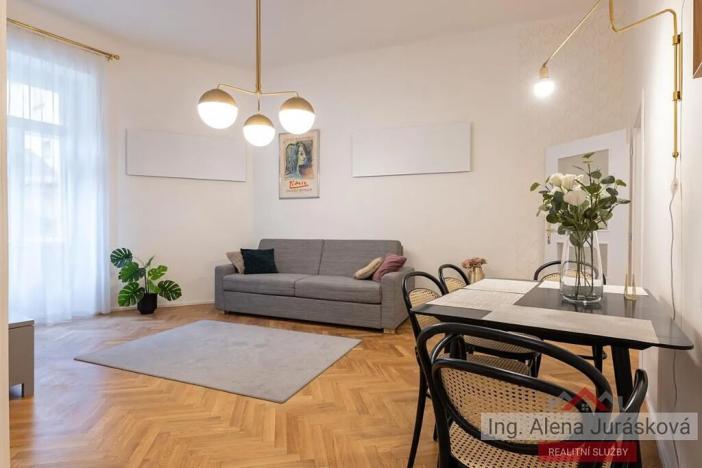 Prodej bytu 2+kk, Praha - Staré Město, Valentinská, 48 m2