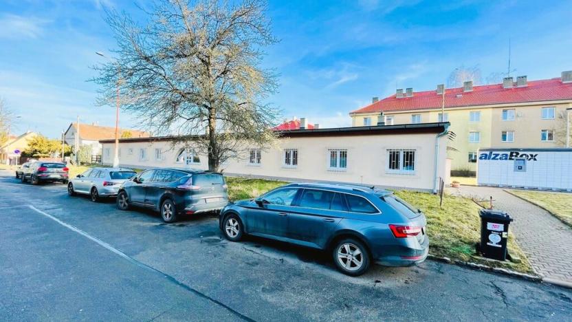 Pronájem obchodního prostoru, Kladno - Kročehlavy, Lacinova, 34 m2