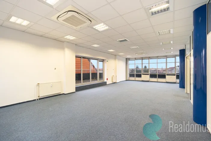 Pronájem kanceláře, České Budějovice, Pražská tř., 844 m2