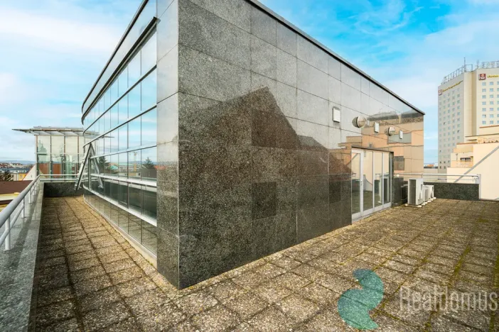 Pronájem kanceláře, České Budějovice, Pražská tř., 844 m2