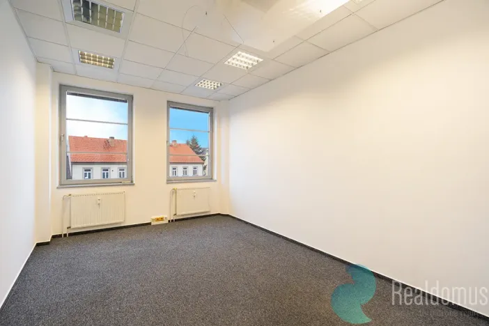 Pronájem kanceláře, České Budějovice, Pražská tř., 844 m2