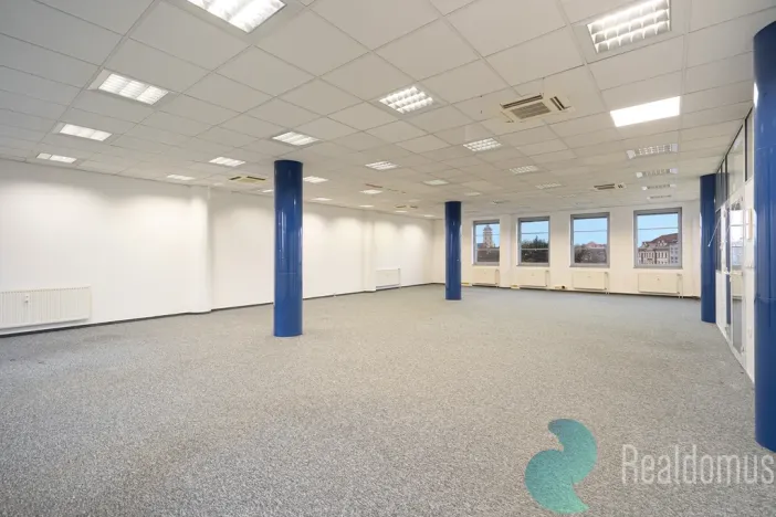 Pronájem kanceláře, České Budějovice, Pražská tř., 844 m2