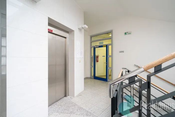 Pronájem kanceláře, České Budějovice, Pražská tř., 378 m2