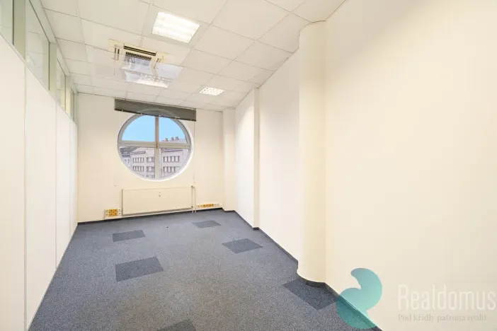 Pronájem kanceláře, České Budějovice, Pražská tř., 378 m2