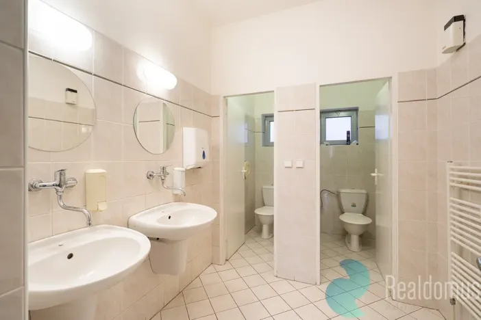 Pronájem kanceláře, České Budějovice, Pražská tř., 378 m2