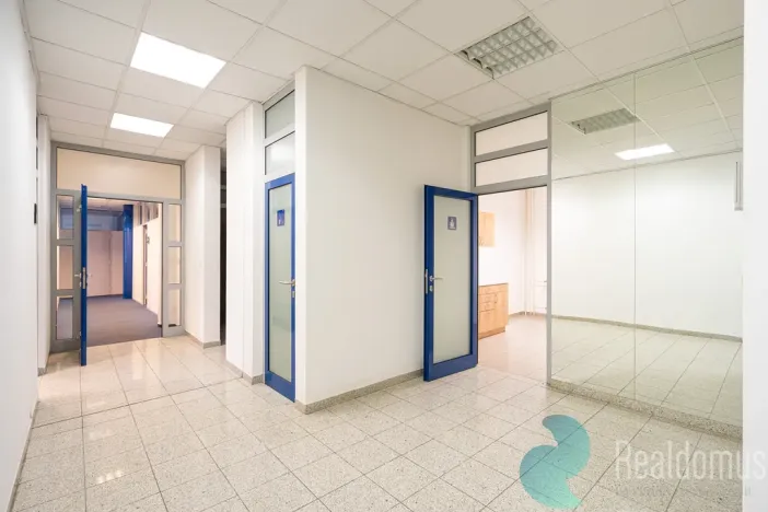 Pronájem kanceláře, České Budějovice, Pražská tř., 378 m2