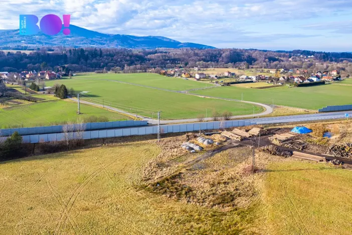 Pronájem komerčního pozemku, Návsí, 23783 m2