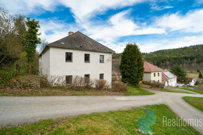 Prodej zemědělské usedlosti, Chroboly - Lučenice, 200 m2