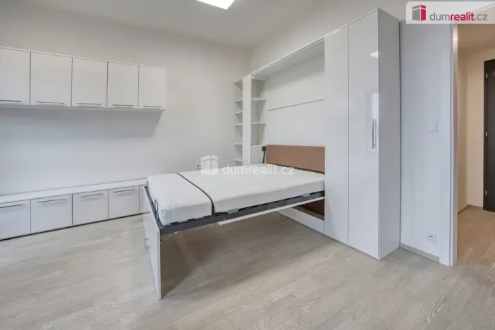 Pronájem bytu 1+kk, Praha - Smíchov, U Lihovaru, 29 m2