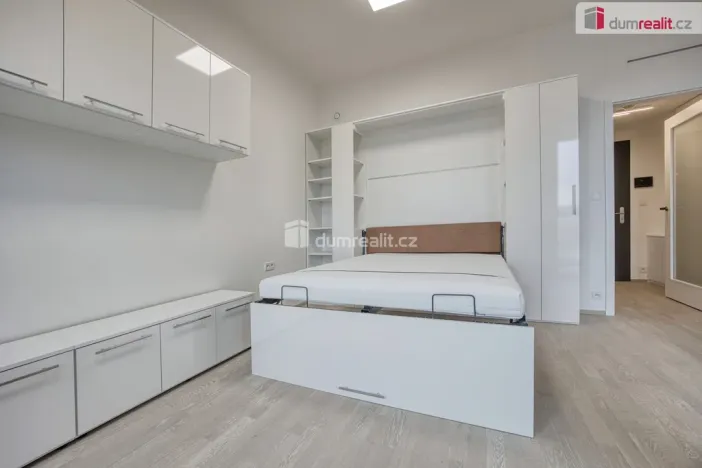 Pronájem bytu 1+kk, Praha - Smíchov, U Lihovaru, 29 m2