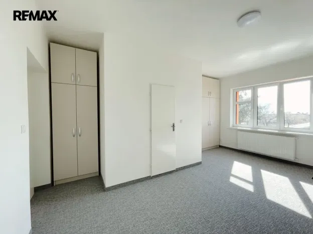 Pronájem kanceláře, Lety, 100 m2