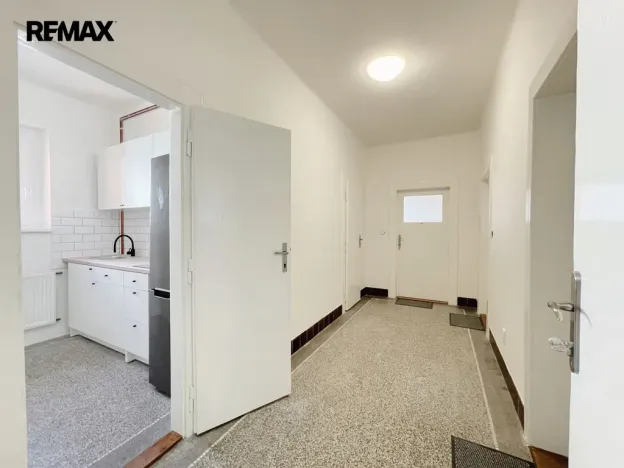 Pronájem kanceláře, Lety, 100 m2