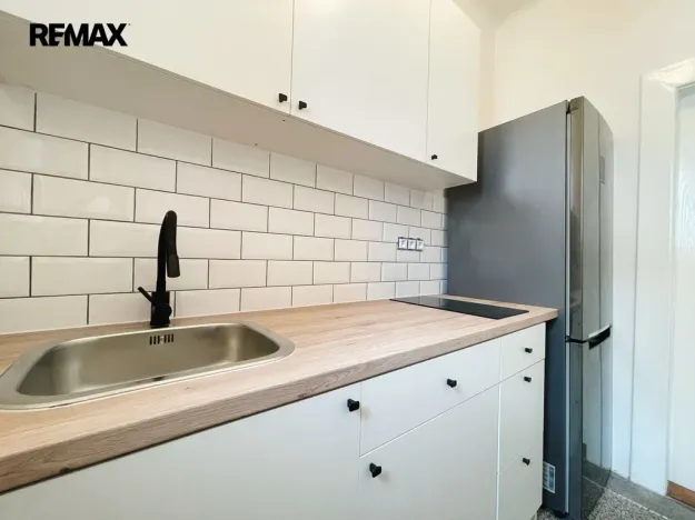 Pronájem kanceláře, Lety, 100 m2