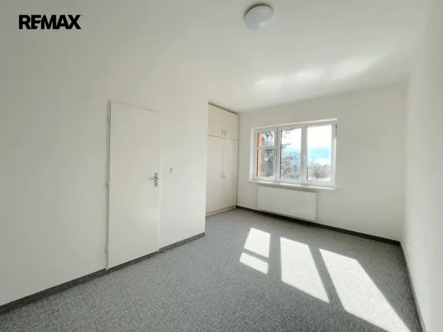 Pronájem kanceláře, Lety, 100 m2
