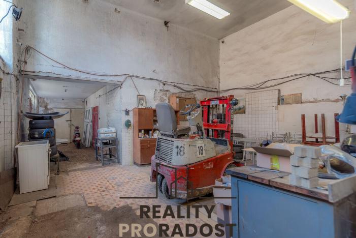 Prodej komerční nemovitosti, Archlebov, 1115 m2