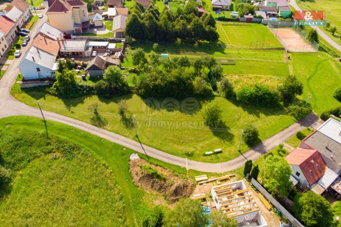 Prodej pozemku pro bydlení, Uhřice, 936 m2