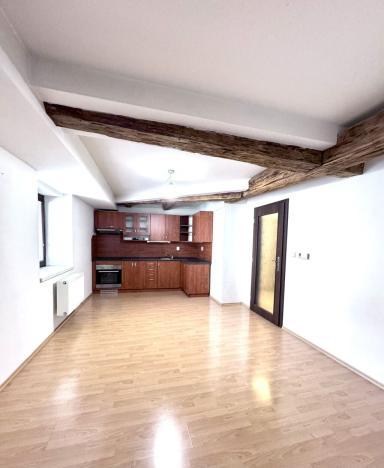 Pronájem bytu 2+kk, Chrudim - Chrudim I, Resselovo náměstí, 42 m2