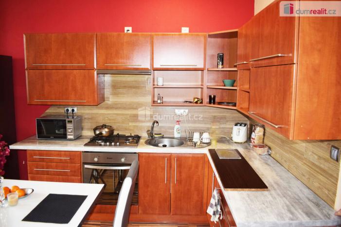 Prodej bytu 2+kk, Karlovy Vary - Dvory, Chebská, 51 m2