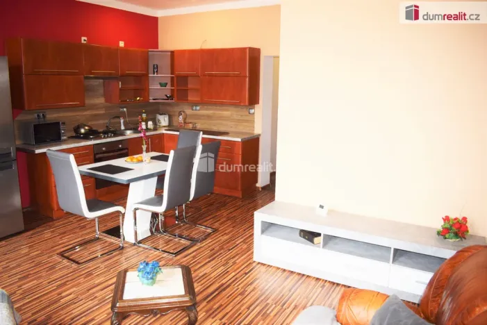 Prodej bytu 2+kk, Karlovy Vary - Dvory, Chebská, 51 m2