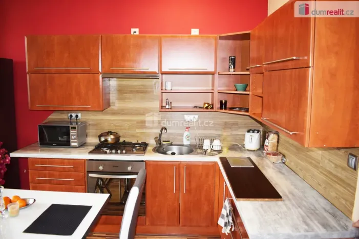 Prodej bytu 2+kk, Karlovy Vary - Dvory, Chebská, 51 m2