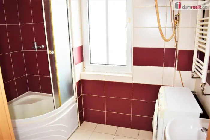 Prodej bytu 2+kk, Karlovy Vary - Dvory, Chebská, 51 m2