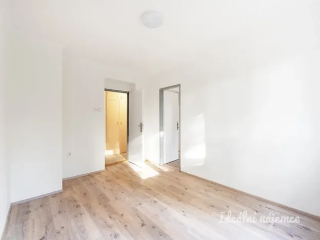 Pronájem bytu 3+1, Praha - Klánovice, V soudním, 67 m2