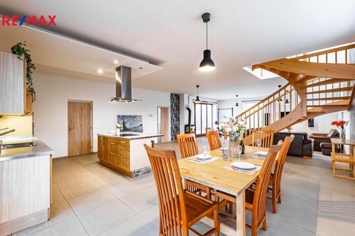 Prodej rodinného domu, Černošice, Měsíční, 323 m2