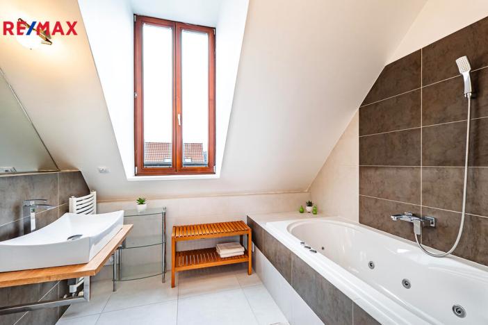 Prodej rodinného domu, Černošice, Měsíční, 323 m2