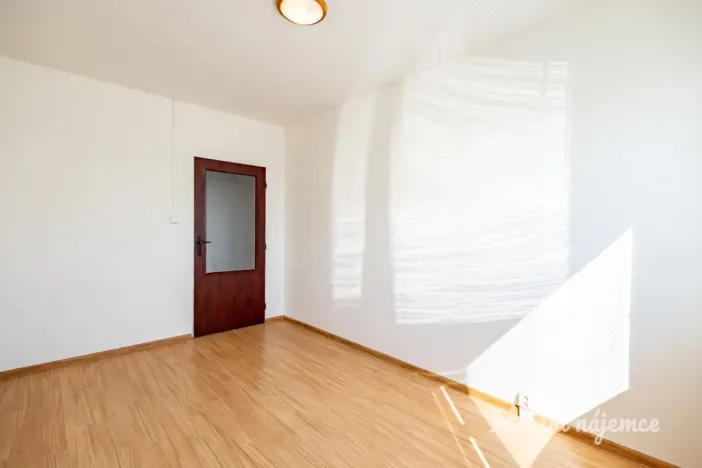 Pronájem bytu 2+kk, Praha - Petrovice, Lessnerova, 43 m2