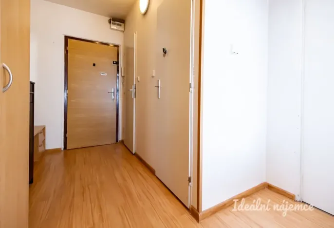 Pronájem bytu 2+kk, Praha - Petrovice, Lessnerova, 43 m2