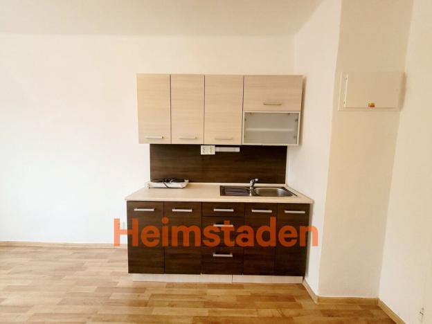 Pronájem bytu 1+kk, Havířov - Město, Hlavní třída, 21 m2