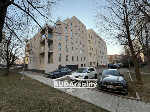 Pronájem bytu 2+kk, Zlín, Lorencova, 62 m2