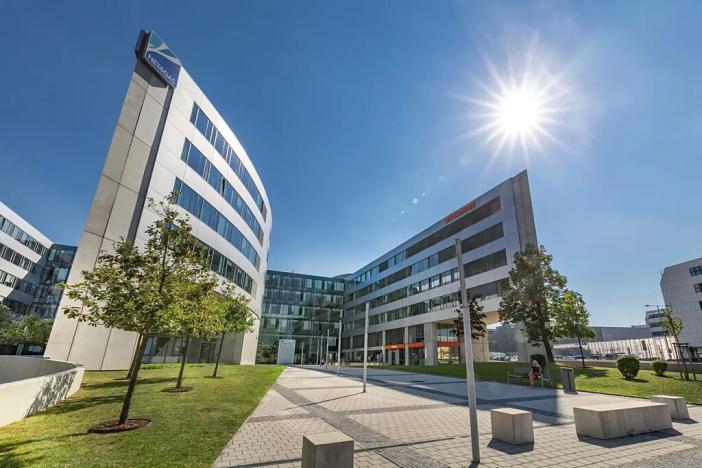 Pronájem kanceláře, Praha - Nusle, Na hřebenech II, 650 m2