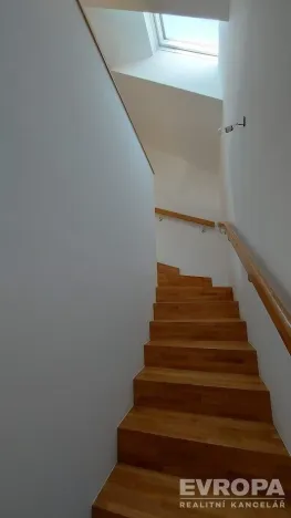 Prodej rodinného domu, Knovíz, Na Hrudném, 147 m2