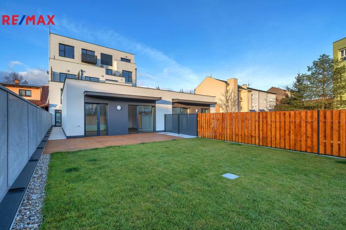 Prodej bytu 2+kk, Hradec Králové - Pražské Předměstí, Gočárova třída, 203 m2