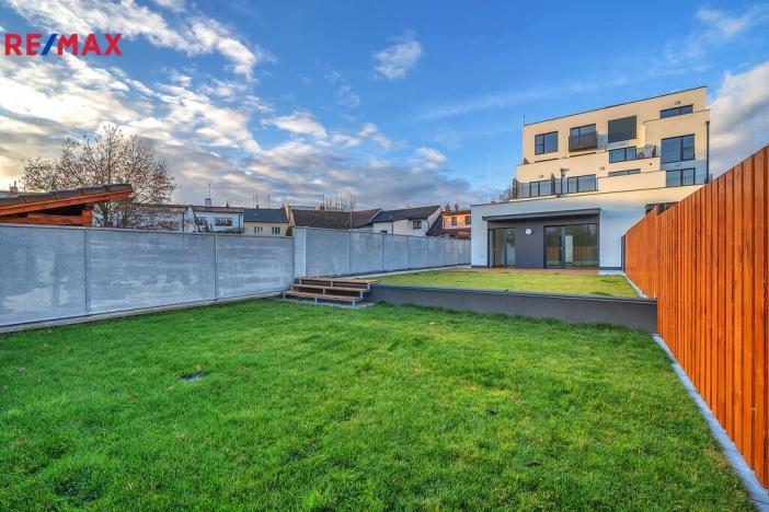 Prodej bytu 2+kk, Hradec Králové - Pražské Předměstí, Gočárova třída, 203 m2