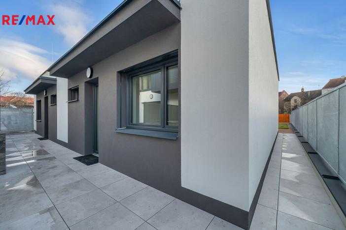 Prodej bytu 2+kk, Hradec Králové - Pražské Předměstí, Gočárova třída, 203 m2