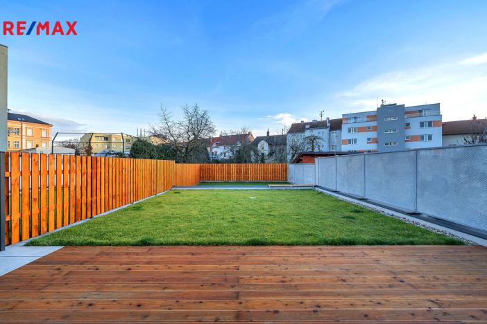 Prodej bytu 2+kk, Hradec Králové - Pražské Předměstí, Gočárova třída, 203 m2