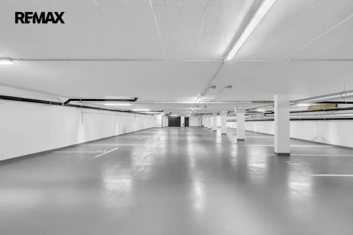Prodej garážového stání, Hradec Králové - Pražské Předměstí, Gočárova třída, 13 m2