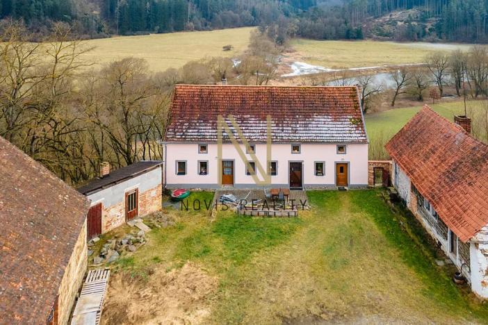 Prodej rodinného domu, Bohy, 188 m2