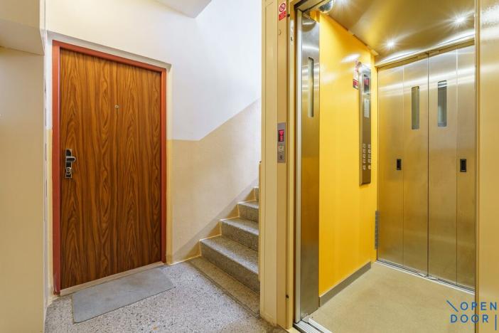 Prodej bytu 3+1, Karlovy Vary, Krušnohorská, 64 m2