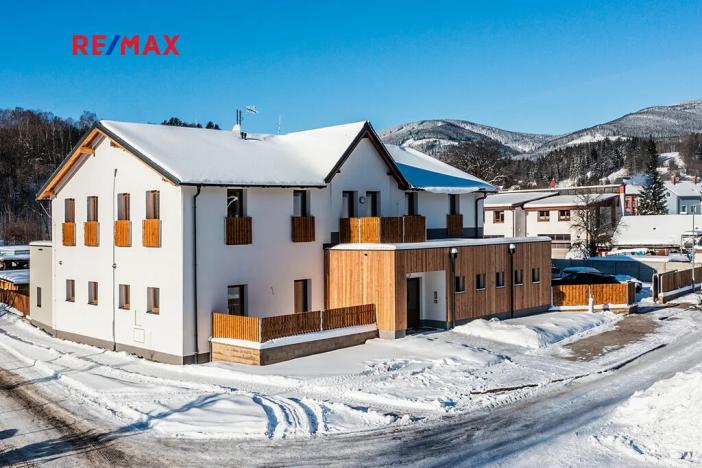 Prodej bytu 2+kk, Svoboda nad Úpou, Nádražní, 82 m2