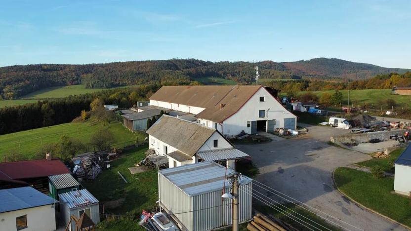 Prodej výrobních prostor, Luhačovice, 1700 m2