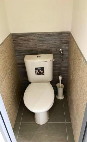 Pronájem skladu, Jílové u Prahy, Masarykovo náměstí, 300 m2