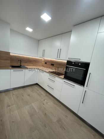 Pronájem bytu 2+kk, České Budějovice, Branišovská, 52 m2